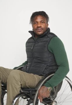 Pier One Bodywarmer - Black 17 Pier One Bodywarmer - Black -Lyno Kleding Winkel a6287727bfd1418cabf8305da2875468