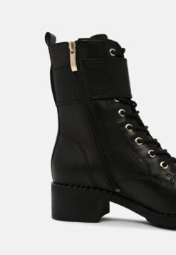 Tamaris Veterboots - Black/Gold 15 Tamaris Veterboots - Black/Gold -Lyno Kleding Winkel a7cb1f5039c746eb98ef35deb46d80d0