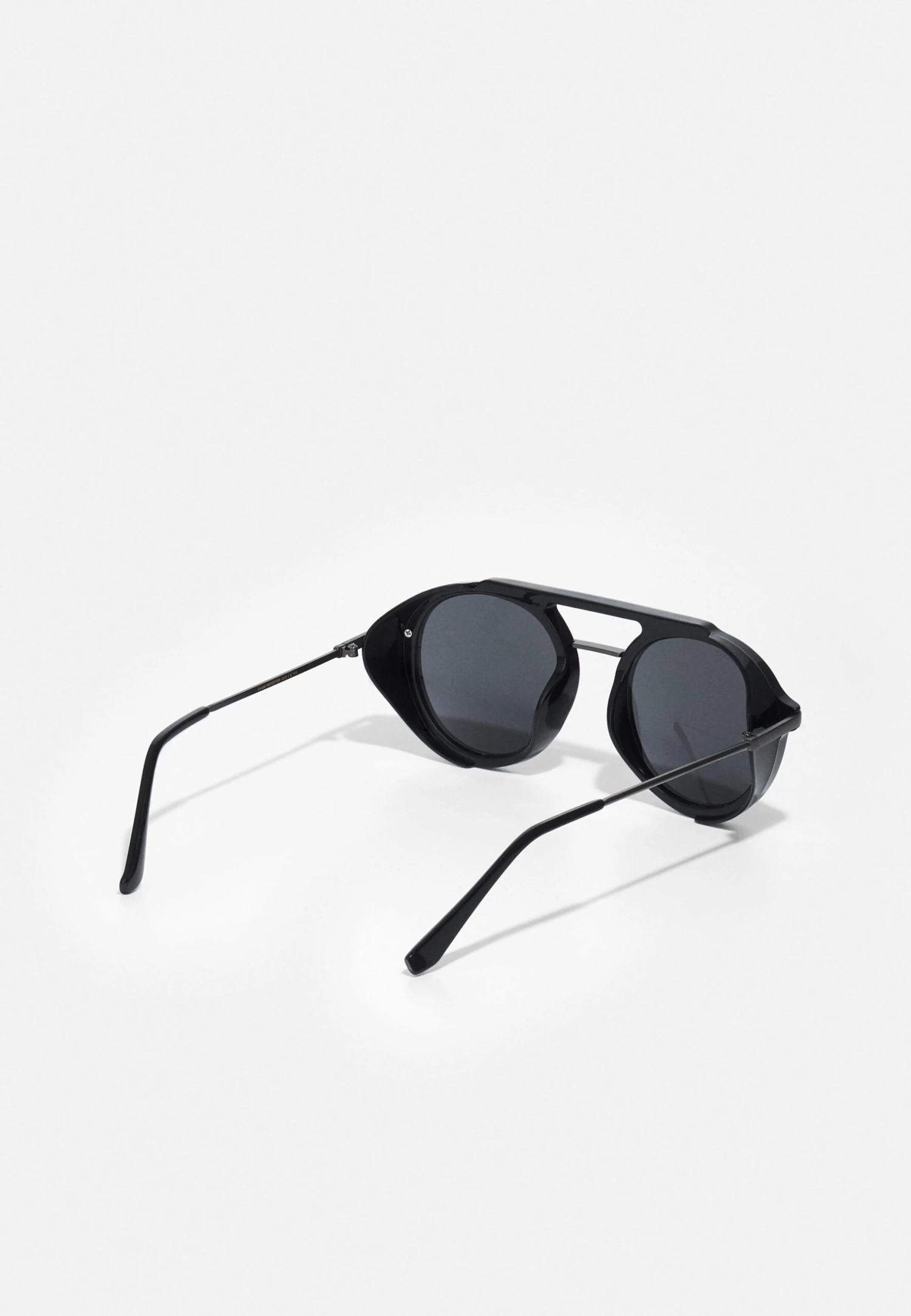 URBAN CLASSICS Sunglasses Java Unisex - Zonnebril - Black/Gunmetal 4 URBAN CLASSICS Sunglasses Java Unisex - Zonnebril - Black/Gunmetal - Afbeelding 2