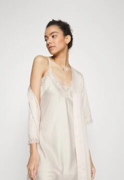 Anna Field Bridal Nightie / 003 - Off-White - Nachtjapon - 003 - Off-White -Lyno Kleding Winkel b0d5595a3a9e44e28968fba66029159e