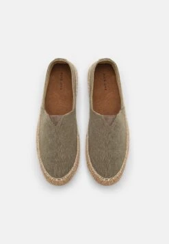 Pier One Espadrilles - Brown 11 Pier One Espadrilles - Brown -Lyno Kleding Winkel b8b6a1b5c8f4462e91558b6bd6046520