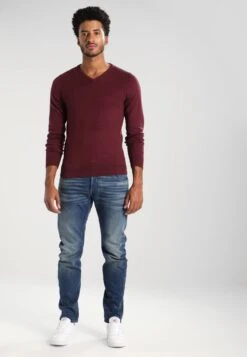 Pier One Trui - Bordeaux -Lyno Kleding Winkel b8efe27e420342469cb15a70d7fc5445