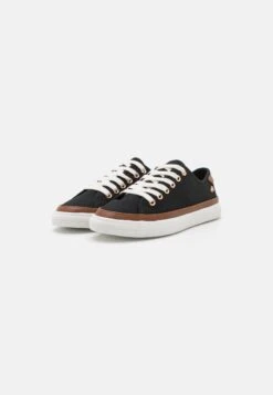 Wide Fit - Sneakers Laag - Black -Lyno Kleding Winkel ba85ab66469c4fd7a30159ace3a0690c