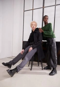 Dr. Martens 1460Boot - Veterboots - Black/White 13 Dr. Martens 1460Boot - Veterboots - Black/White -Lyno Kleding Winkel badc1a94ddf94fccbe367d1e59e0dfe4