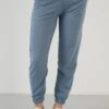 LELA Slim Fit - Trainingsbroek - Baby Blue -Lyno Kleding Winkel bca347a826c044a6abd9bcaac9defe8e