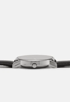 Pier One Horloge - Black/Silvercoloured 8 Pier One Horloge - Black/Silvercoloured -Lyno Kleding Winkel bd3d862d66074e7da00979f93f7842ad