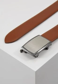 Bugatti Belts - Riem - Cognac -Lyno Kleding Winkel bda9497a8d3243a8b2afed080ecfa602