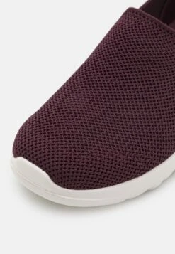 Go Walk Trainers - Sportieve Wandelschoenen - Burgundy -Lyno Kleding Winkel c7a8da67954a4cab9d20e7a48e727258