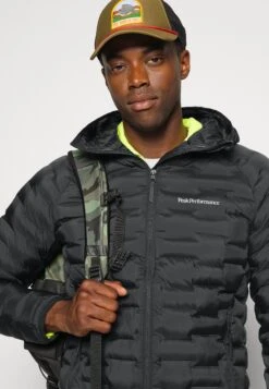Peak Performance Argon Light Hood Jacket - Outdoorjas - Black -Lyno Kleding Winkel cf03bcc8fed046be99978f6ef29424c7