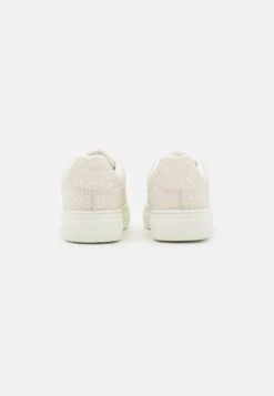 Sneakers Laag - Off-White 11 Sneakers Laag - Off-White -Lyno Kleding Winkel d3b67d0bf0f5472984c10fecfec1cafd