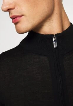 Emporio Armani Cardigan - Vest - Nero -Lyno Kleding Winkel d5612eba4c3f4a99b6b7e862d14b206b