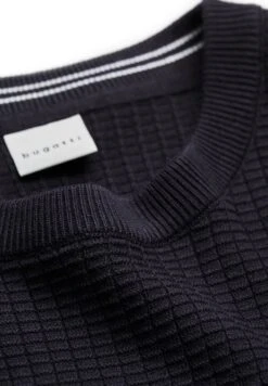 Bugatti Cotton - Trui - Marine 11 Bugatti Cotton - Trui - Marine -Lyno Kleding Winkel d6a001a9702c4d8885b534aee6cadcc1