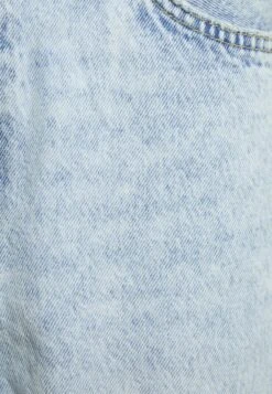 BERSHKA Vintage - Straight Leg Jeans - Light Blue 13 BERSHKA Vintage - Straight Leg Jeans - Light Blue -Lyno Kleding Winkel d6e839b15c9248f9a7f720b5a4856a5d