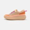 Steve Madden Doubletake - Sneakers Laag - Natural/Orange -Lyno Kleding Winkel d75e6c3b067f45f3aaf7c6291c977a06