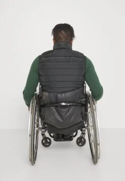 Pier One Bodywarmer - Black 18 Pier One Bodywarmer - Black -Lyno Kleding Winkel e1569b065acd421d8dc99bfc16261b20