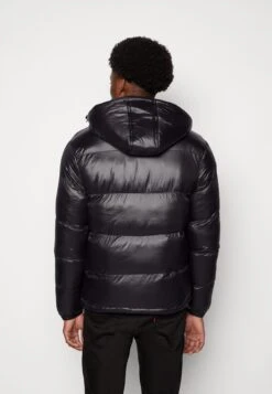 Racer Logo Puffer Jacket - Winterjas - Black -Lyno Kleding Winkel e78a38b3e4de4a9ba68a9b40dfddf8cd