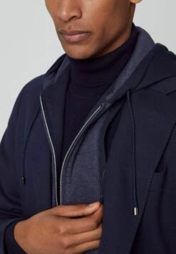 Hackett London Sports W Hooded Bib - Blazer - Navy Blue -Lyno Kleding Winkel ebf2d88a839a473391c1214250fe81b6