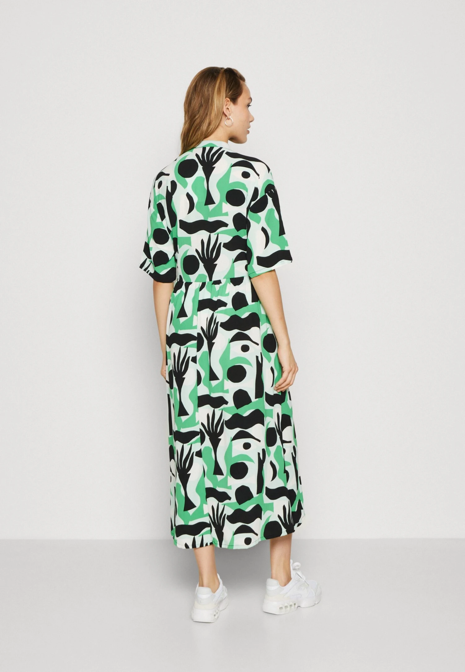 Monki Blousejurk - Green Lisendna 5 Monki Blousejurk - Green Lisendna - Afbeelding 3