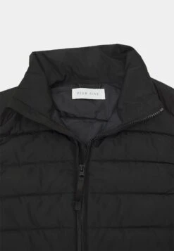 Pier One Bodywarmer - Black 26 Pier One Bodywarmer - Black -Lyno Kleding Winkel f4888c40f5f941bcb27bf9cb3e8f84e8