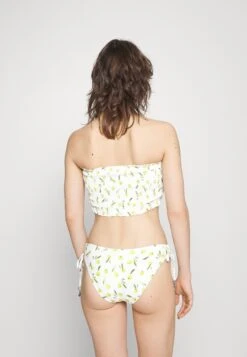 Seafolly Summer Crush Shirred Long Line Bandeau - Bikinitop - Off-White 11 Seafolly Summer Crush Shirred Long Line Bandeau - Bikinitop - Off-White -Lyno Kleding Winkel f981078a55ae4b8d9adc603d63421bdc