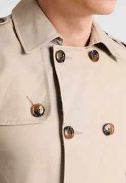 Pier One Trenchcoat - Beige 12 Pier One Trenchcoat - Beige -Lyno Kleding Winkel fd2acef9cc37474b8d762861283e4c9a