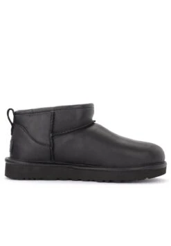 Ugg Korte Laarzen - Nero -Lyno Kleding Winkel fe6e13a03b4f492794197372e64ad59a